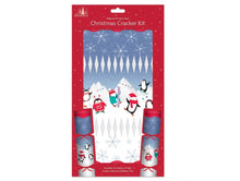 Carica l&#39;immagine nel visualizzatore di Gallery, Make Your Own Christmas Cracker Kit Xmas Hats Jokes Snappers Craft
